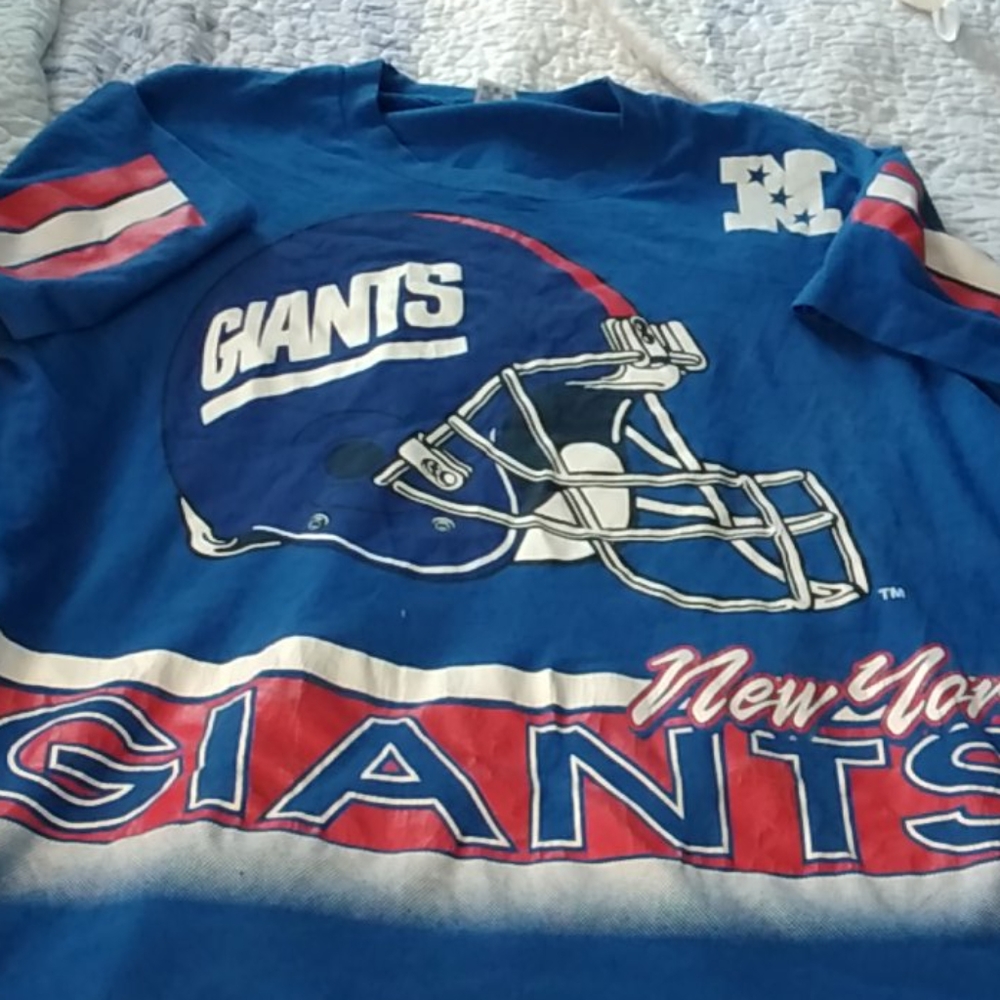 GIANTS    T-  SHIRT